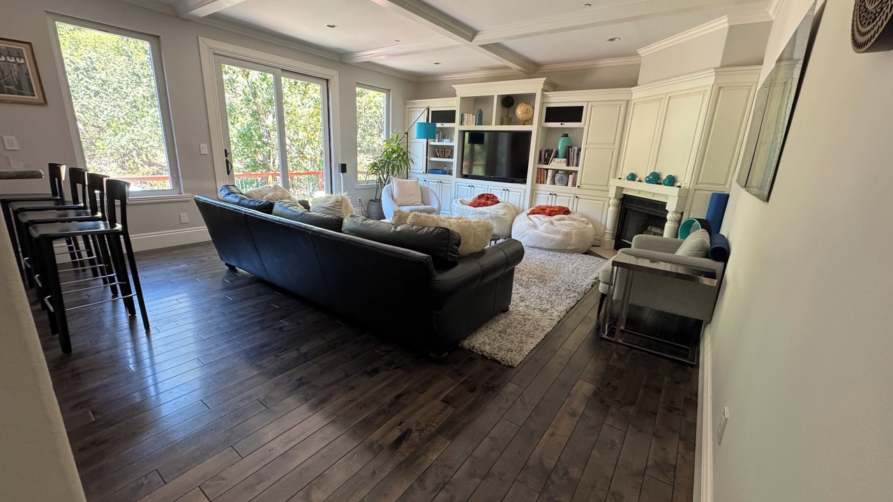 Photo of Livingroom in Lucas Valley-Marinwood