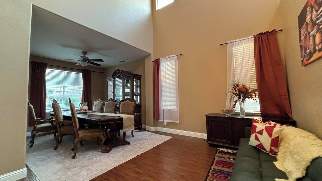 Photo of Livingroom in Raisin