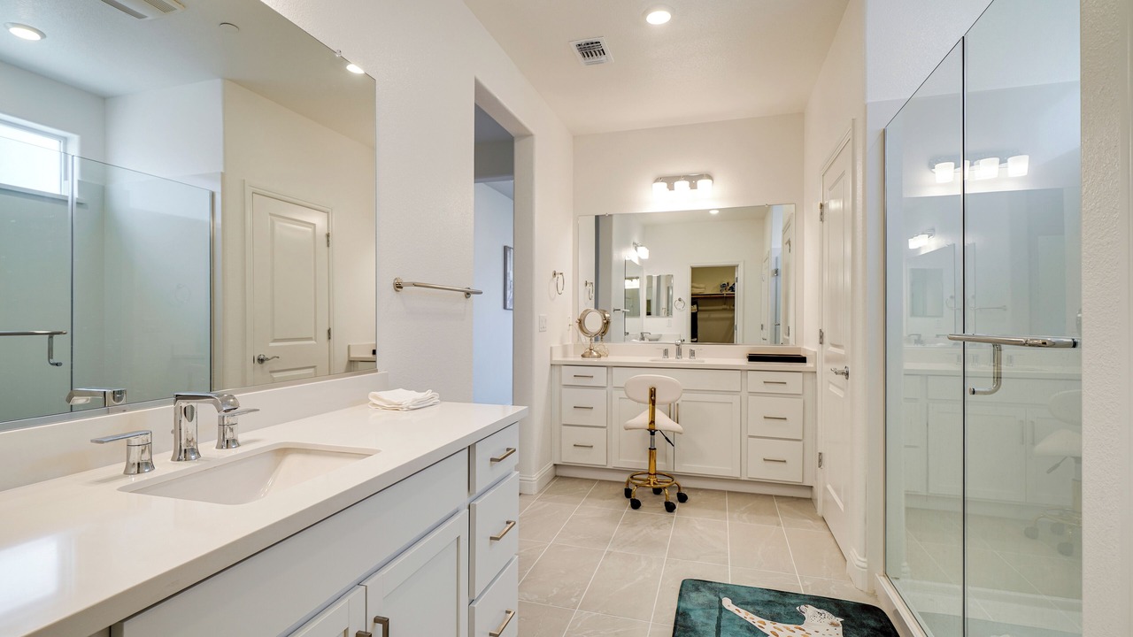 Photo of Bathroom in Peters