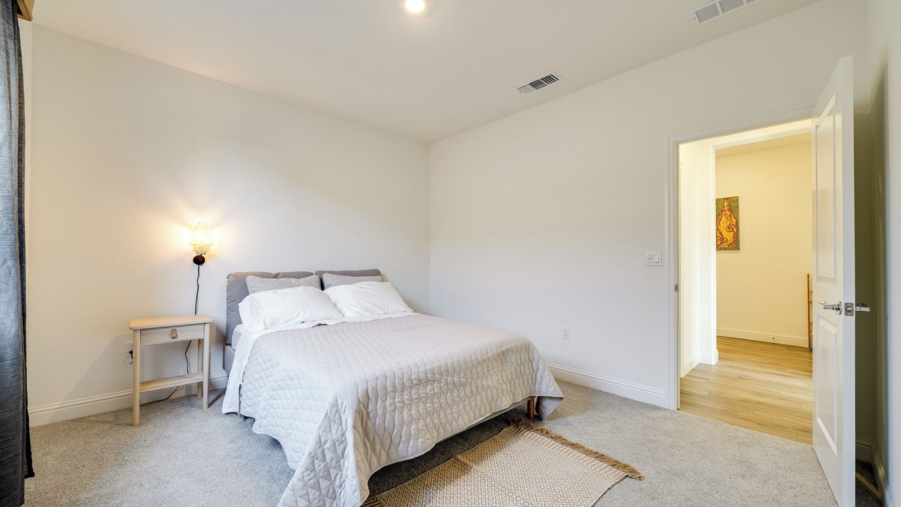 Photo of Bedroom in Peters