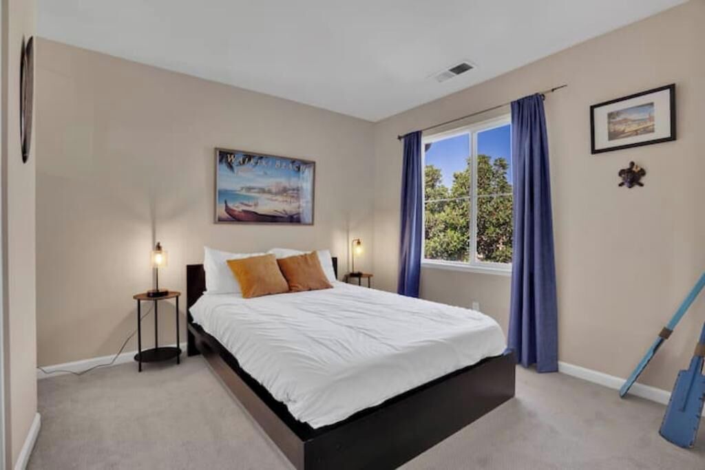 Photo of Bedroom in San Leandro