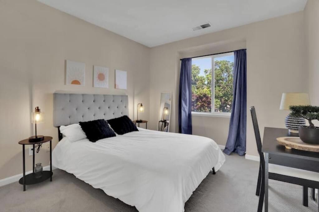 Photo of Bedroom in San Leandro