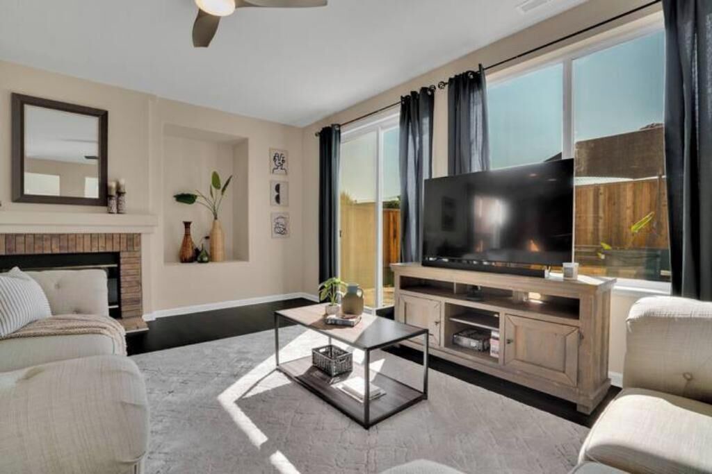 Photo of Livingroom in San Leandro