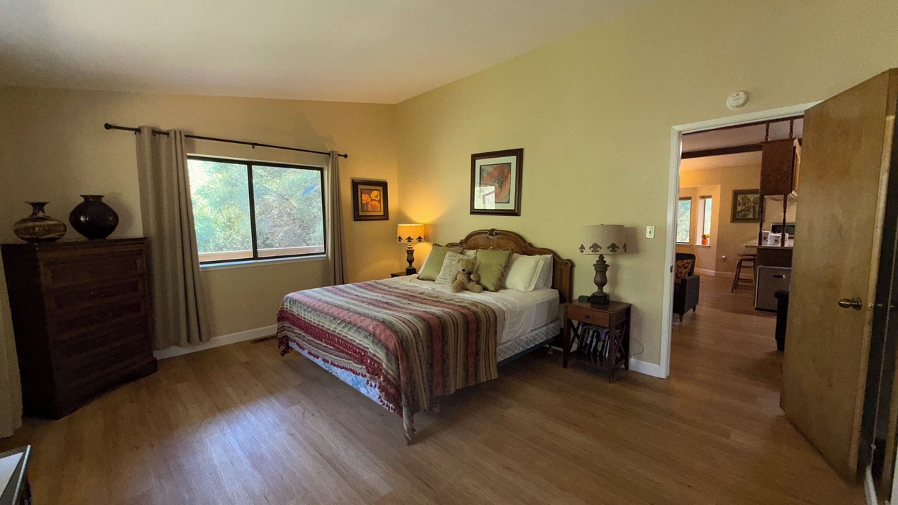 Photo of Bedroom in Groveland