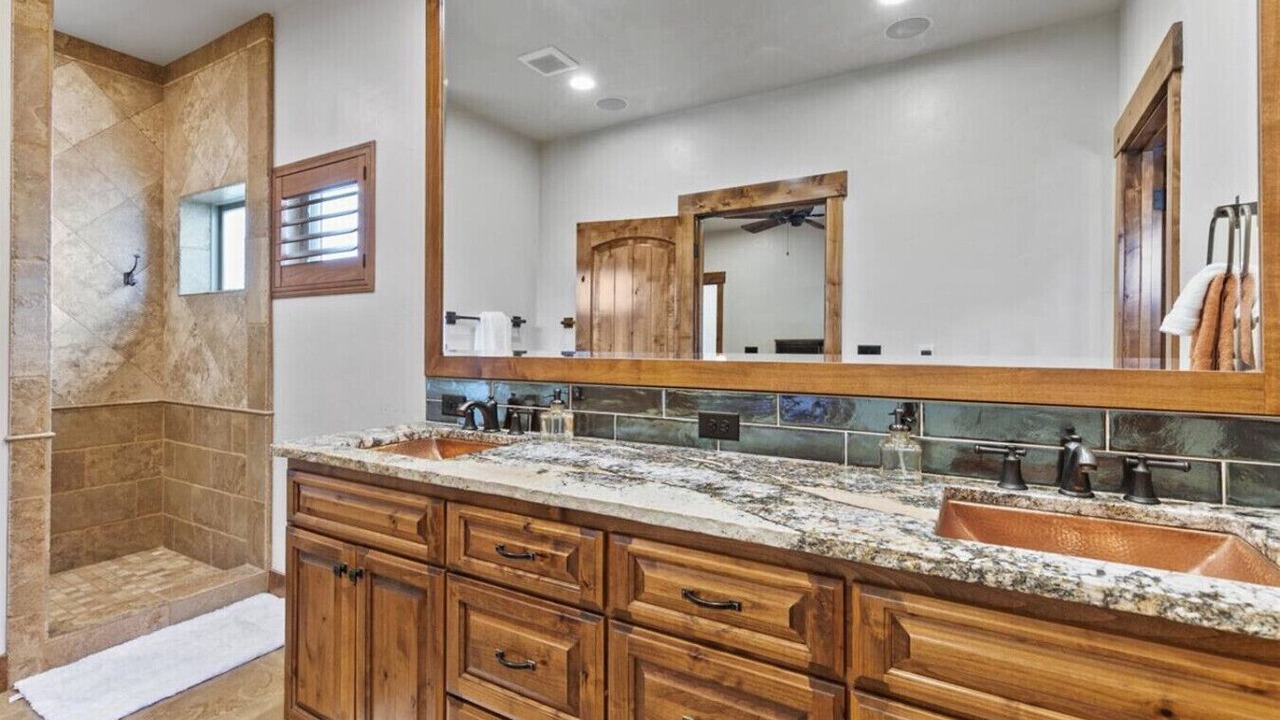 Photo of Bathroom in Midtown