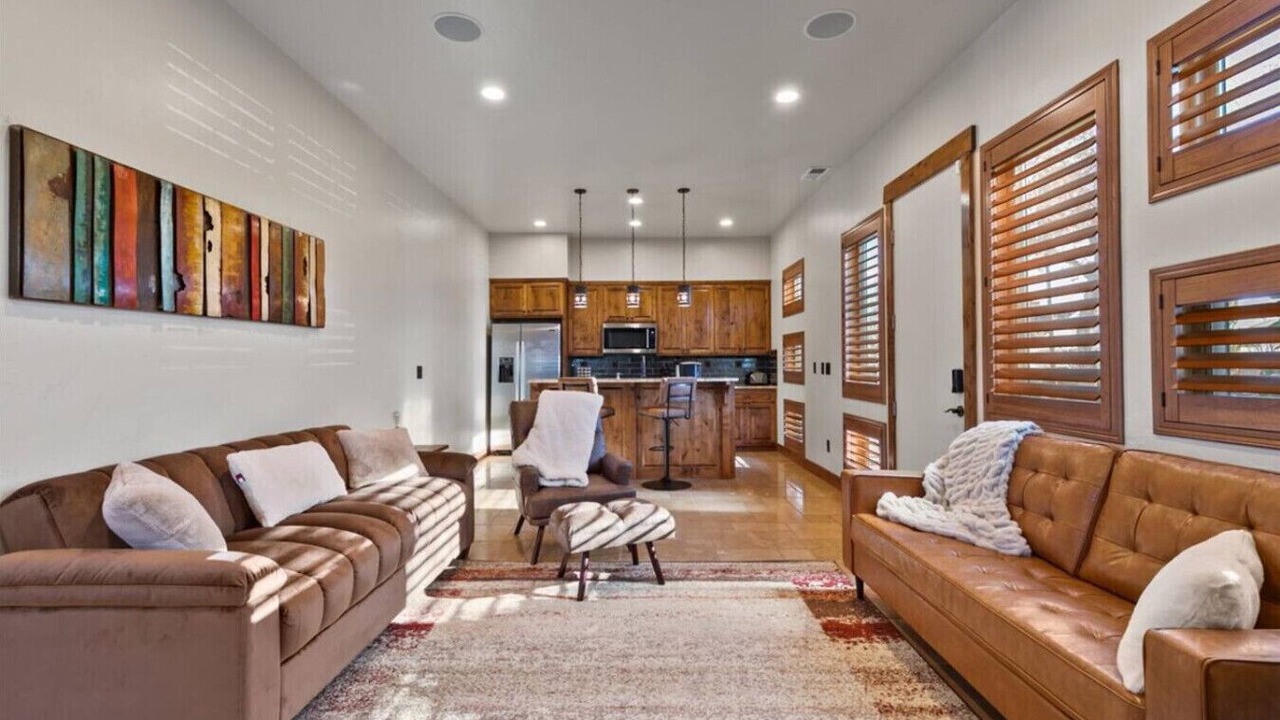 Photo of Livingroom in Midtown