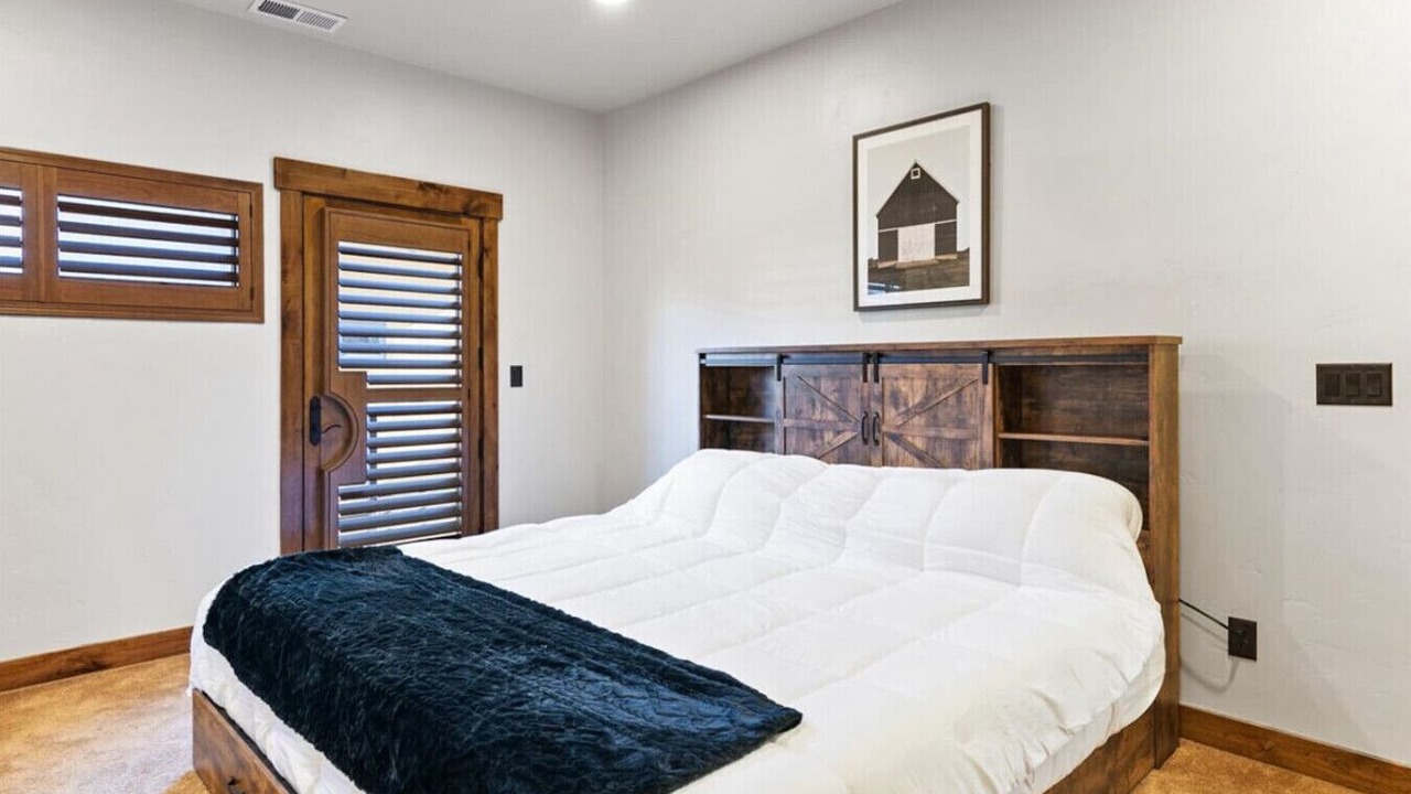Photo of Bedroom in Midtown