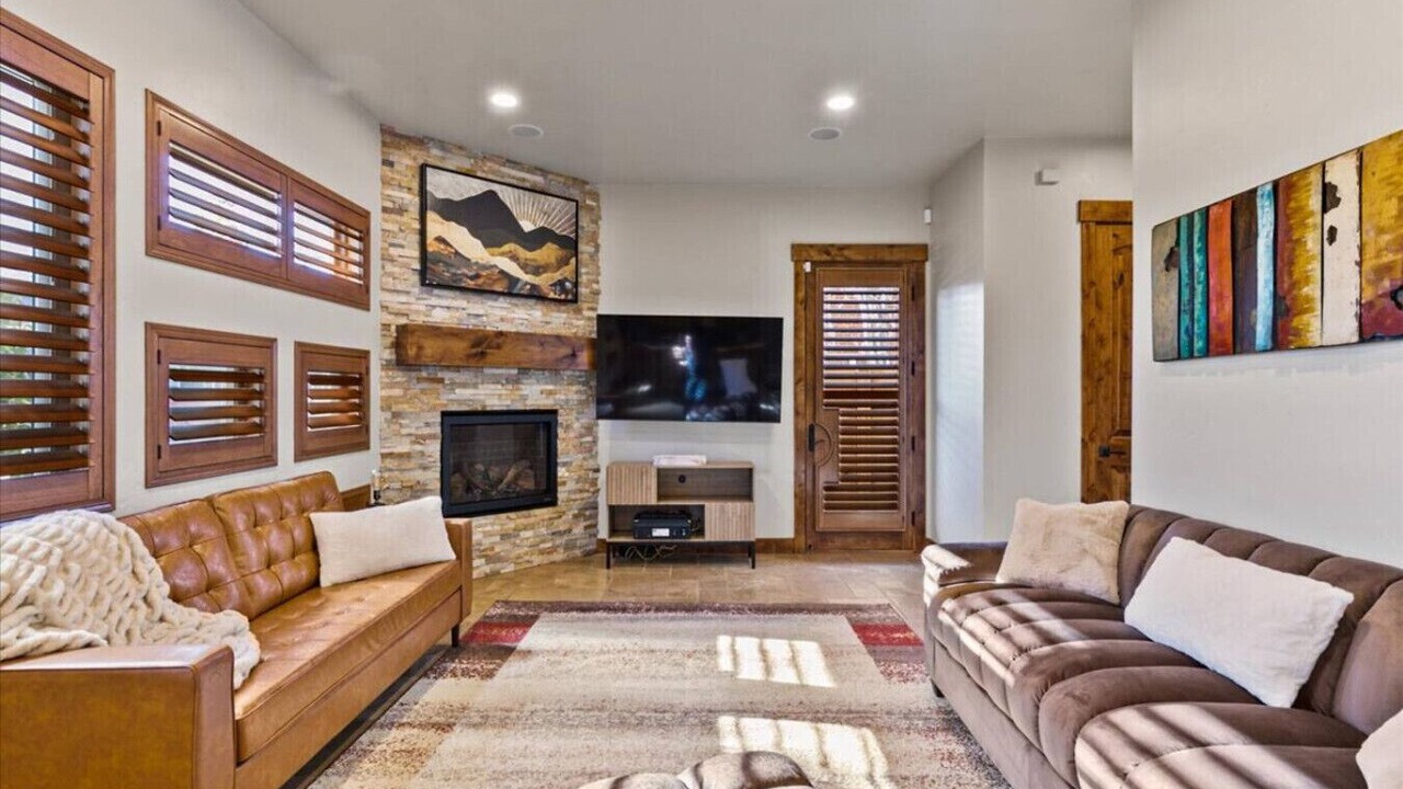 Photo of Livingroom in Midtown