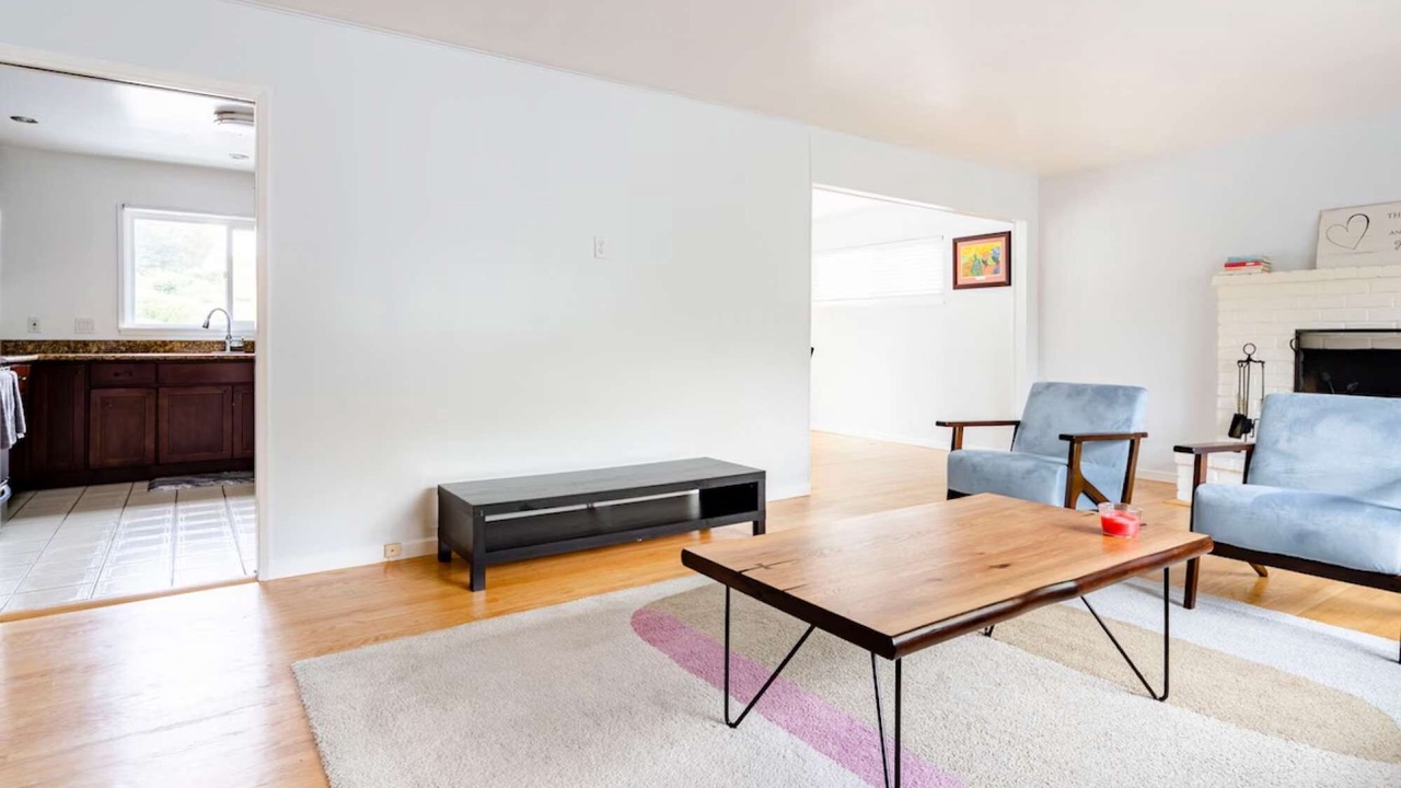 Photo of Livingroom in Chabot Park