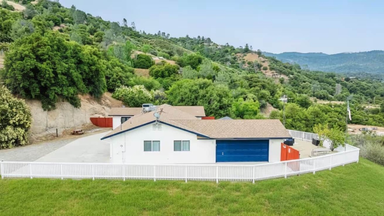 Photo of Outdoor in Oakhurst