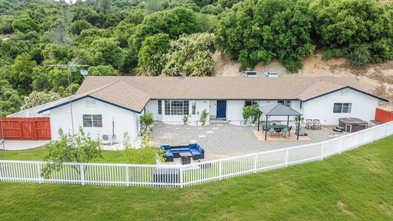 Photo of Outdoor in Oakhurst