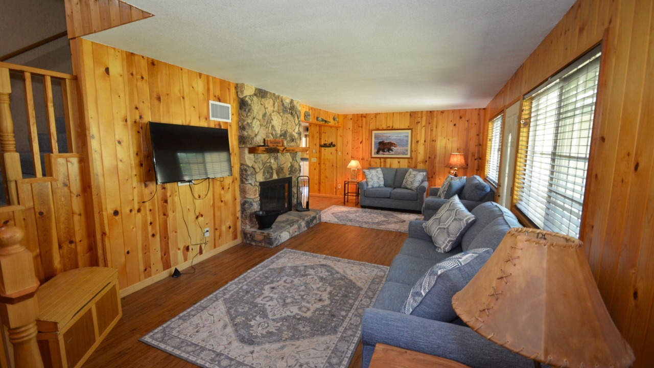 Photo of Livingroom in Bass Lake