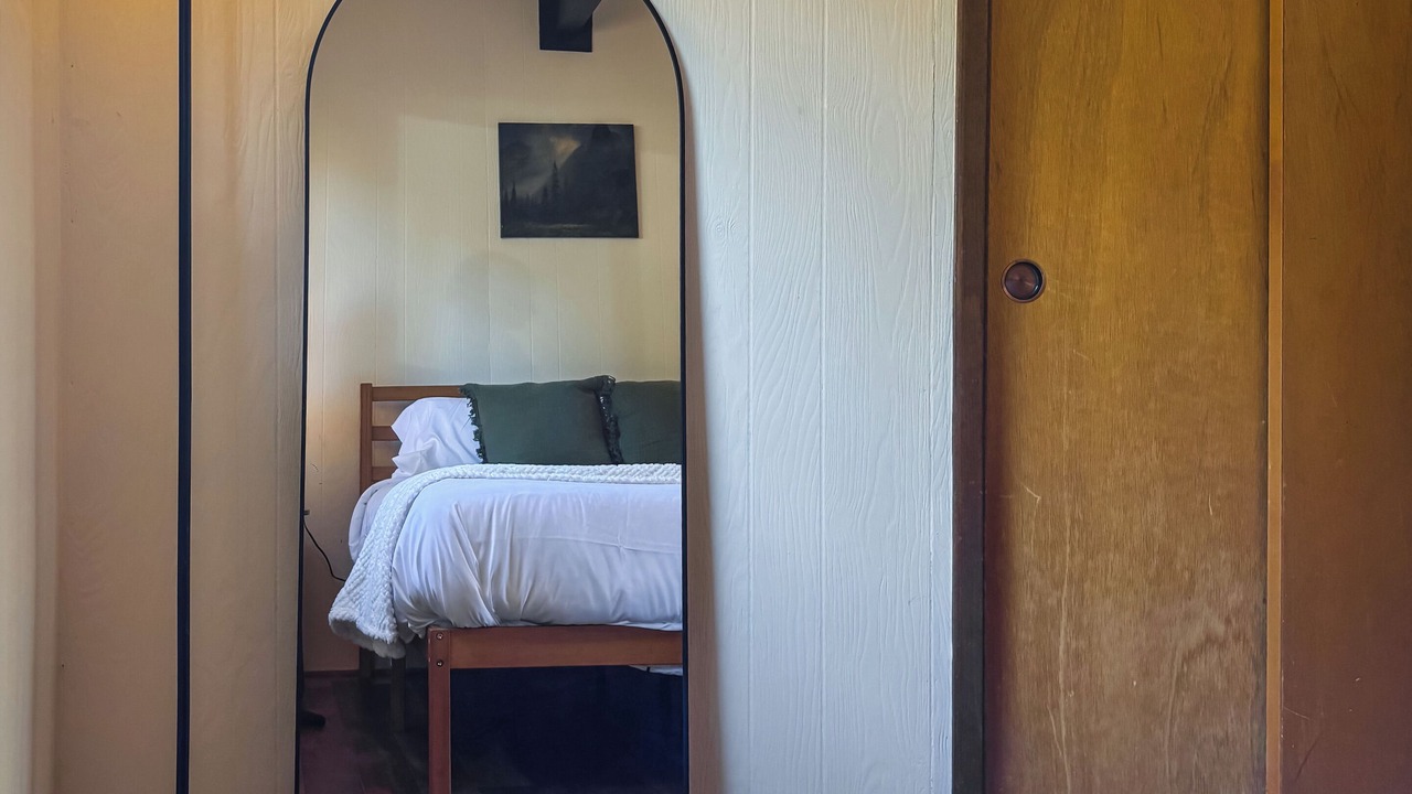 Photo of Bedroom in Groveland
