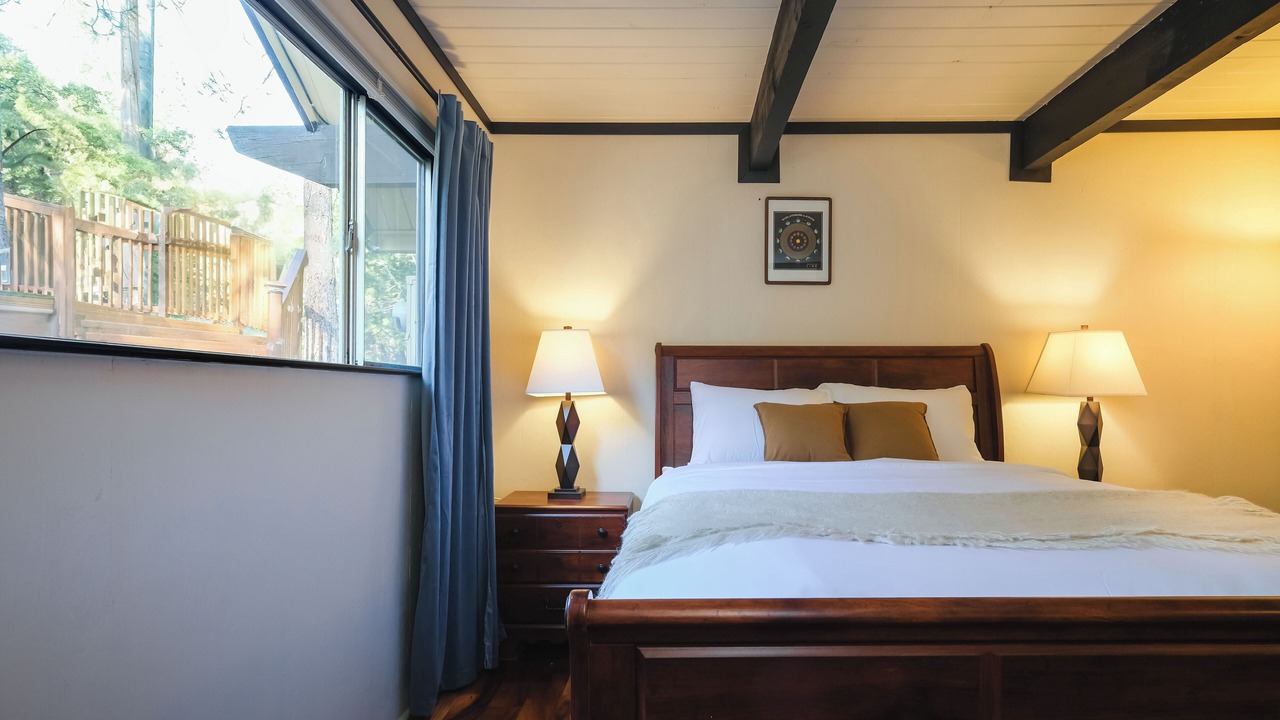 Photo of Bedroom in Groveland