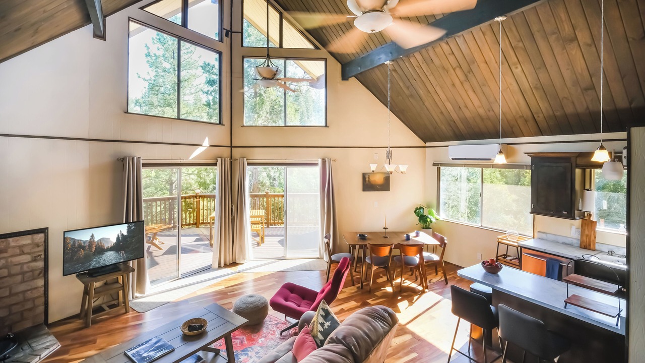 Photo of Livingroom in Groveland