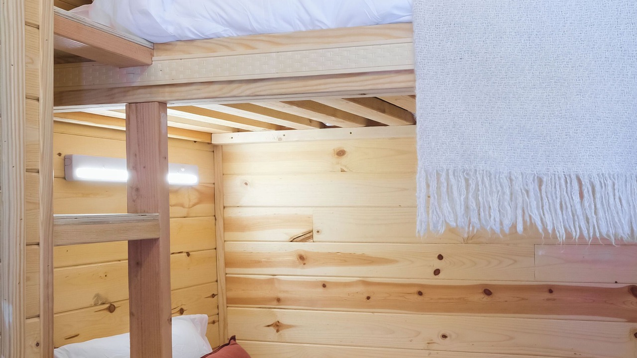 Photo of Bedroom in Groveland