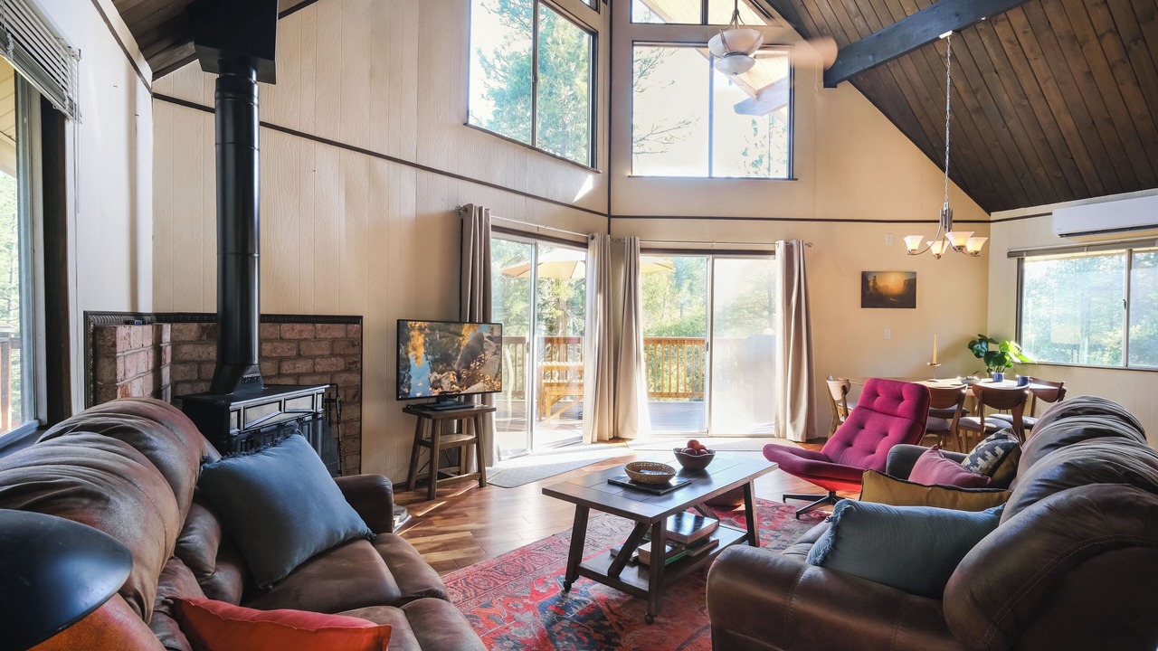 Photo of Livingroom in Groveland