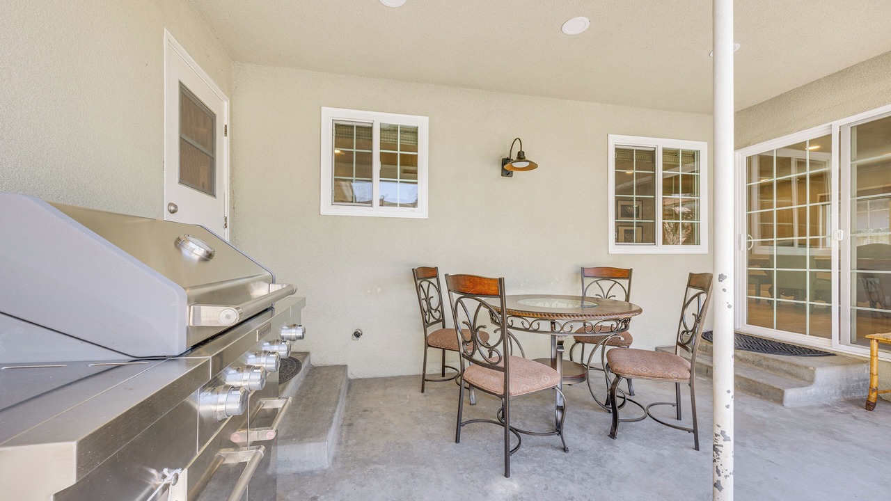 Photo of Outdoor in Raisin