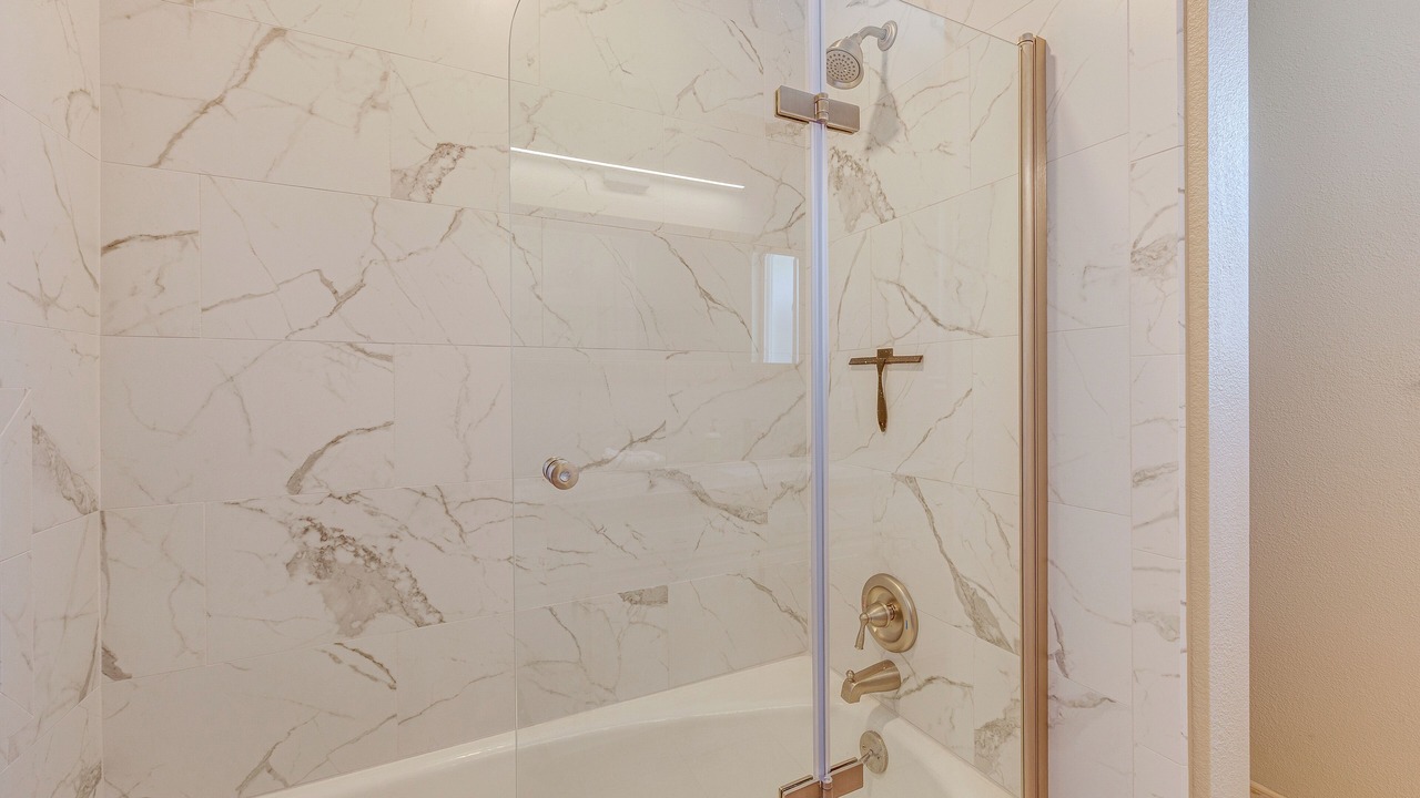 Photo of Bathroom in Raisin
