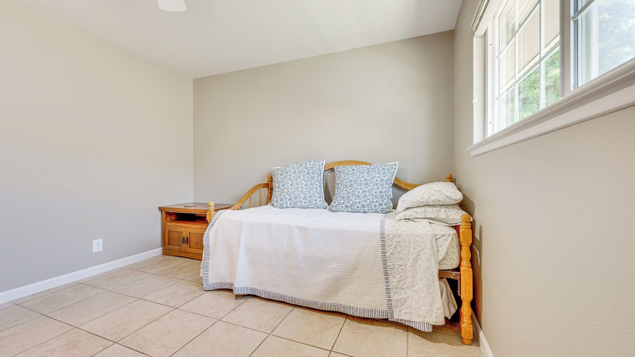 Photo of Bedroom in Raisin