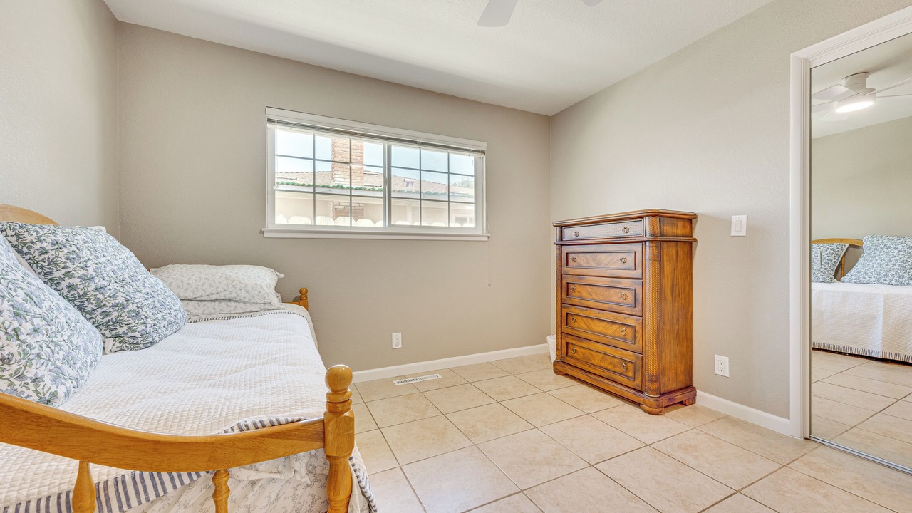 Photo of Bedroom in Raisin