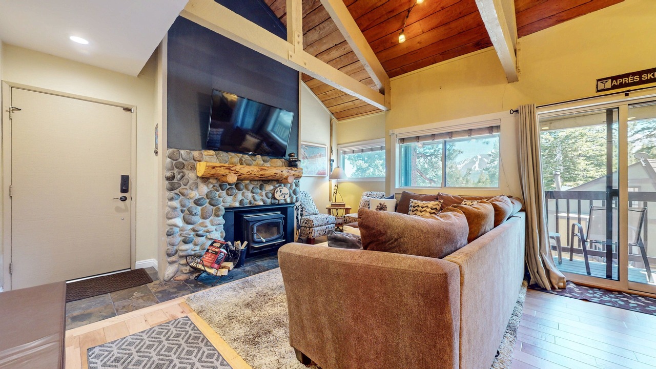 Photo of Livingroom in Majestic Pines