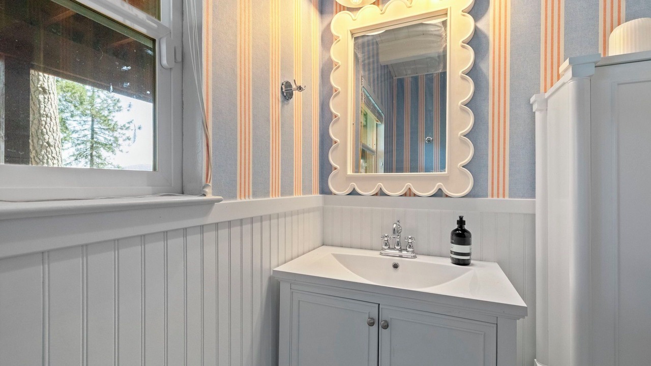 Photo of Bathroom in Groveland