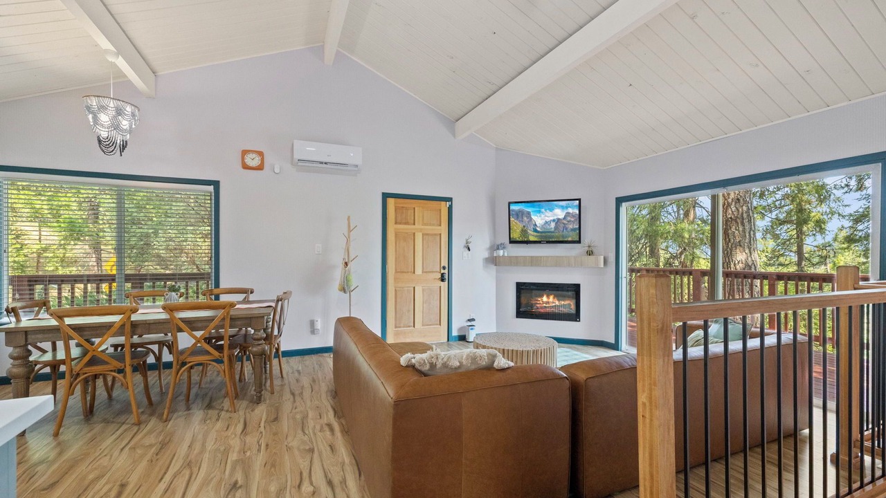 Photo of Livingroom in Groveland