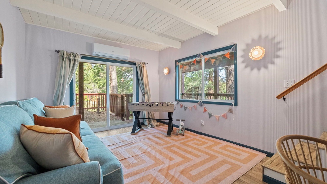 Photo of Livingroom in Groveland