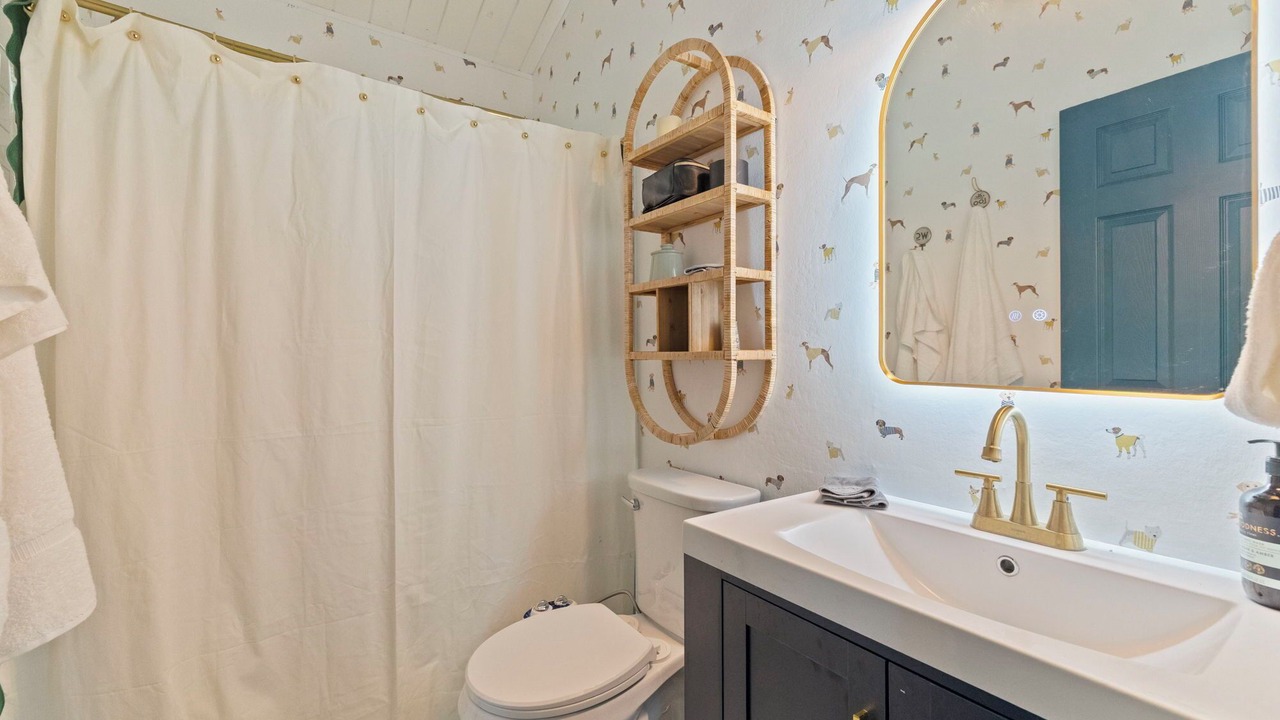 Photo of Bathroom in Groveland