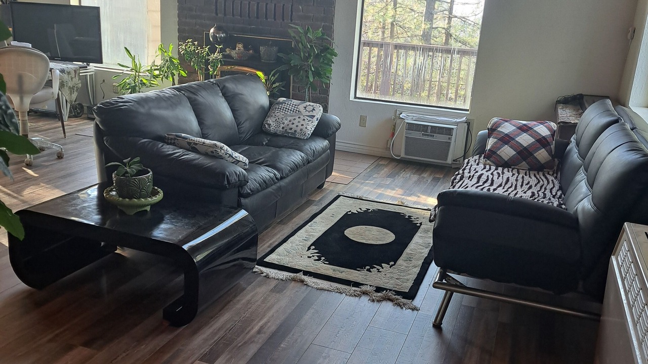 Photo of Livingroom in Phoenix Lake-Cedar Ridge
