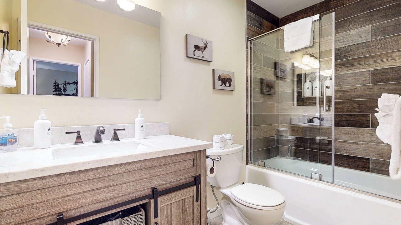 Photo of Bathroom in Majestic Pines