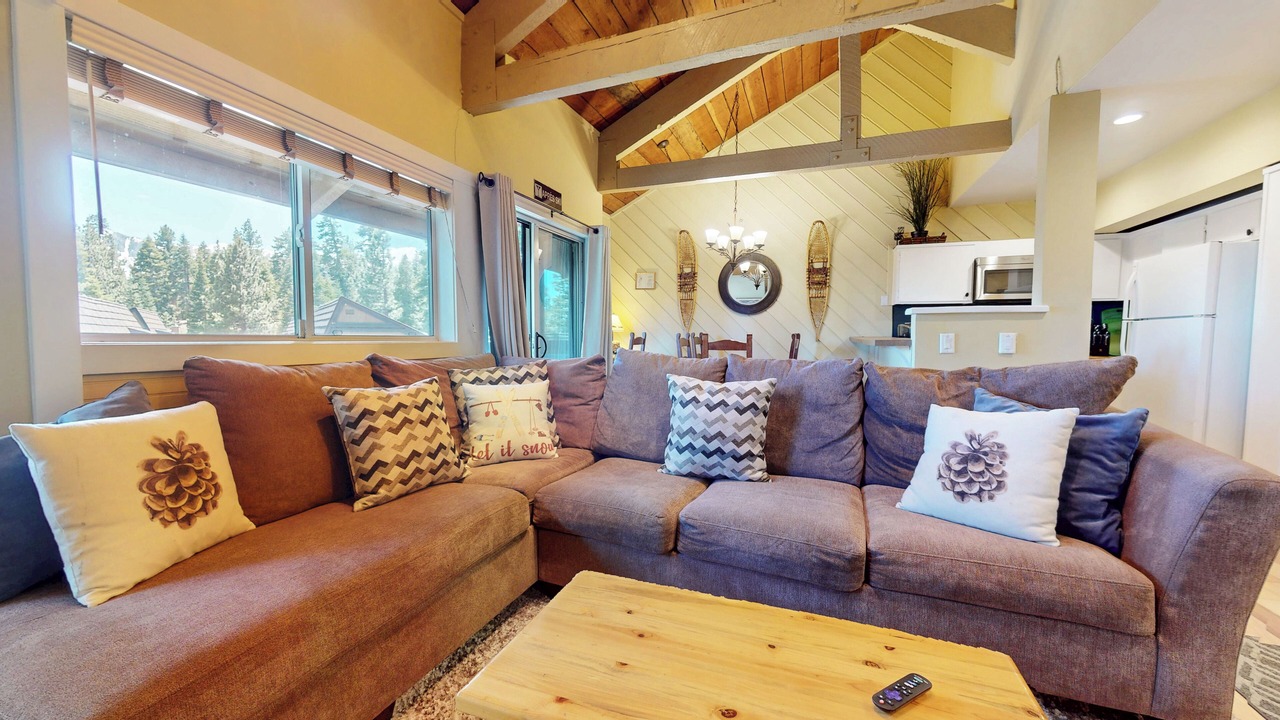 Photo of Livingroom in Majestic Pines
