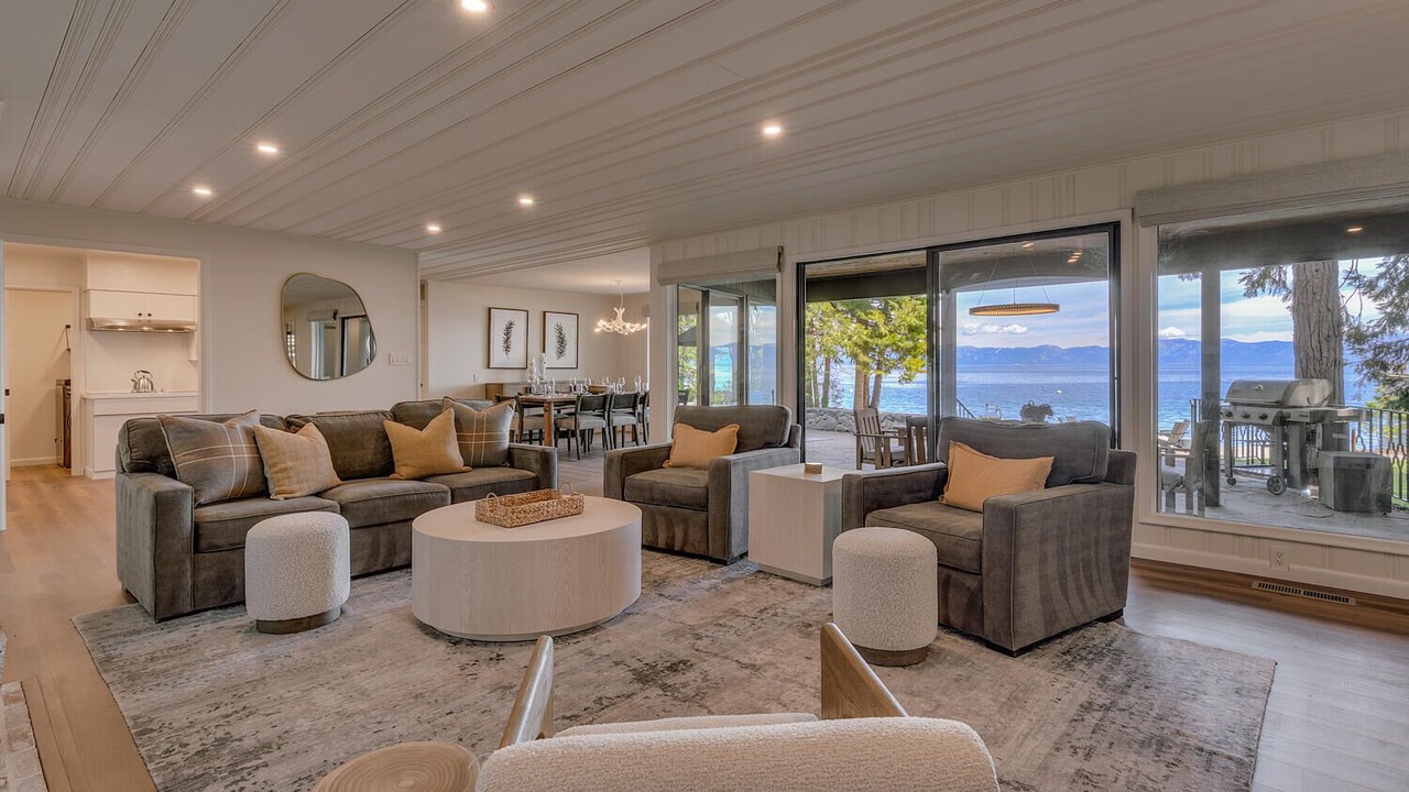 Photo of Livingroom in Tahoma