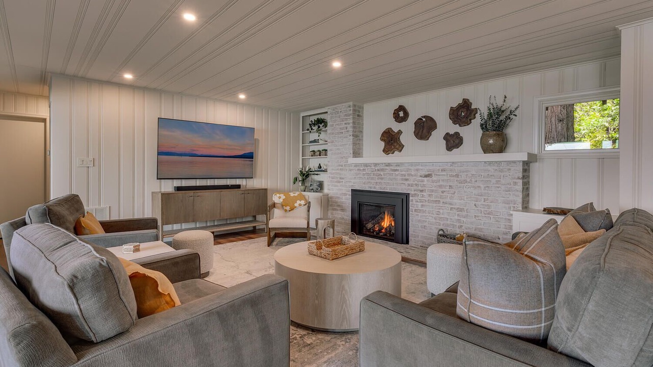 Photo of Livingroom in Tahoma