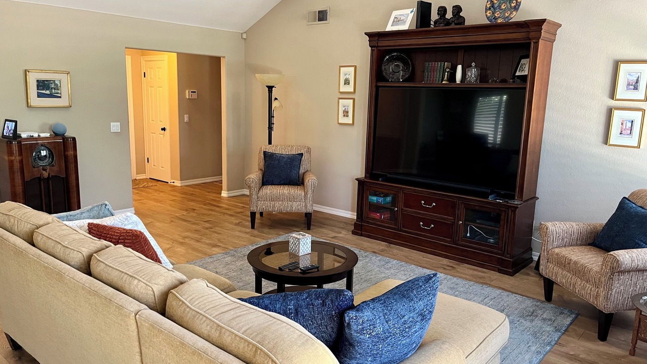 Photo of Livingroom in Raisin