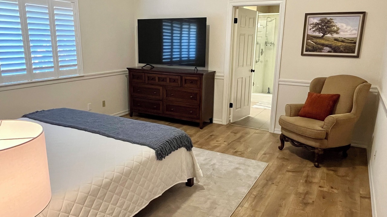 Photo of Bedroom in Raisin