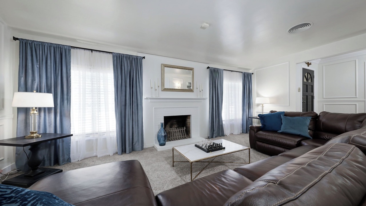 Photo of Livingroom in Bakersfield