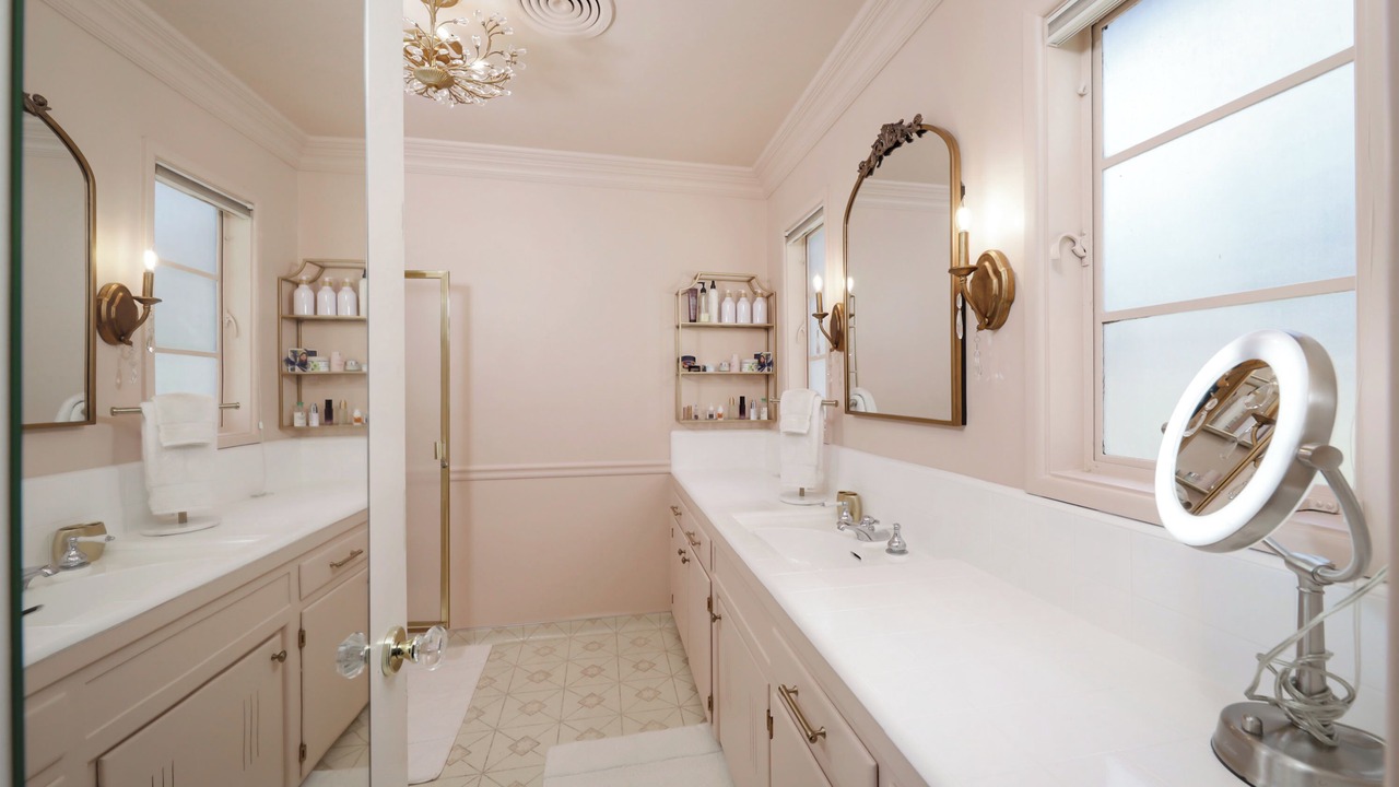 Photo of Bathroom in Bakersfield
