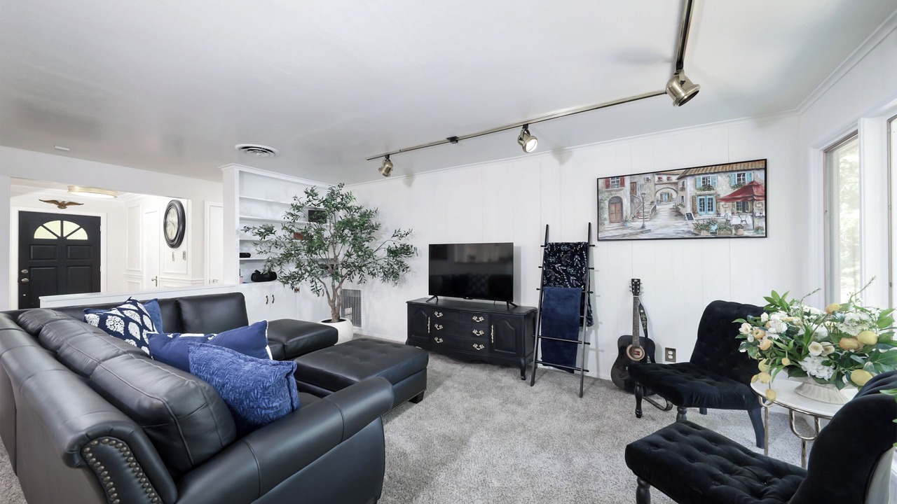 Photo of Livingroom in Bakersfield
