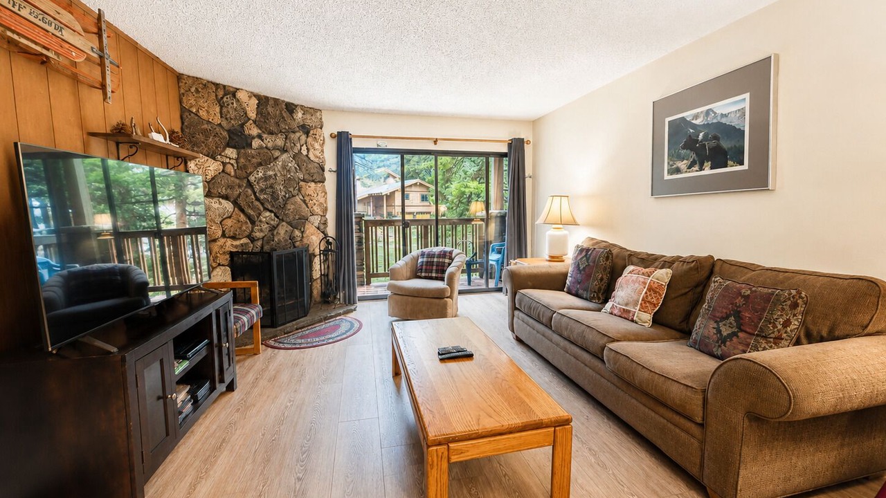 Photo of Livingroom in Mammoth Lakes