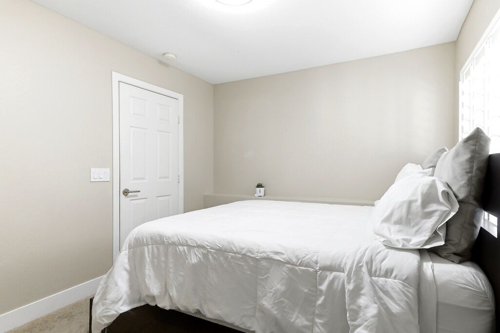 Photo of Bedroom in Enterprise