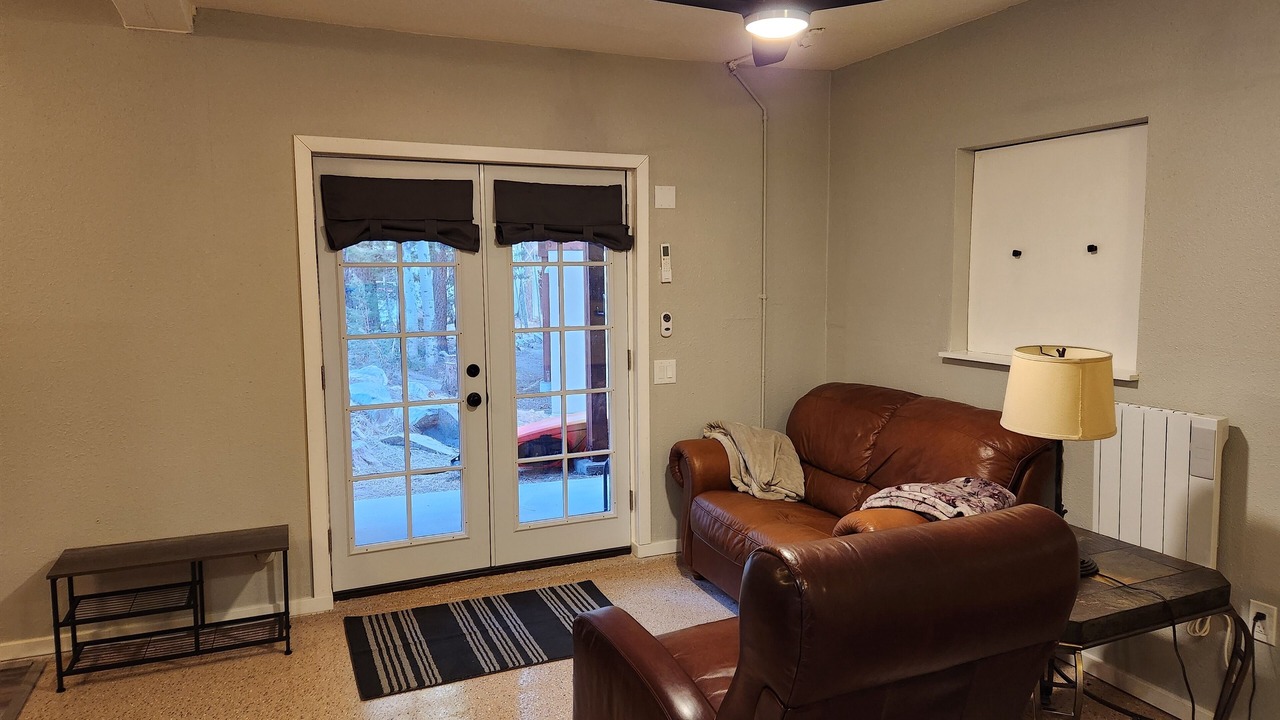 Photo of Livingroom in June Lake