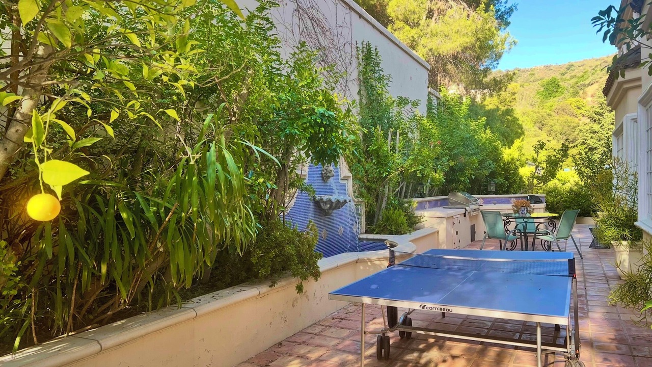 Photo of Outdoor in Hollywood Hills