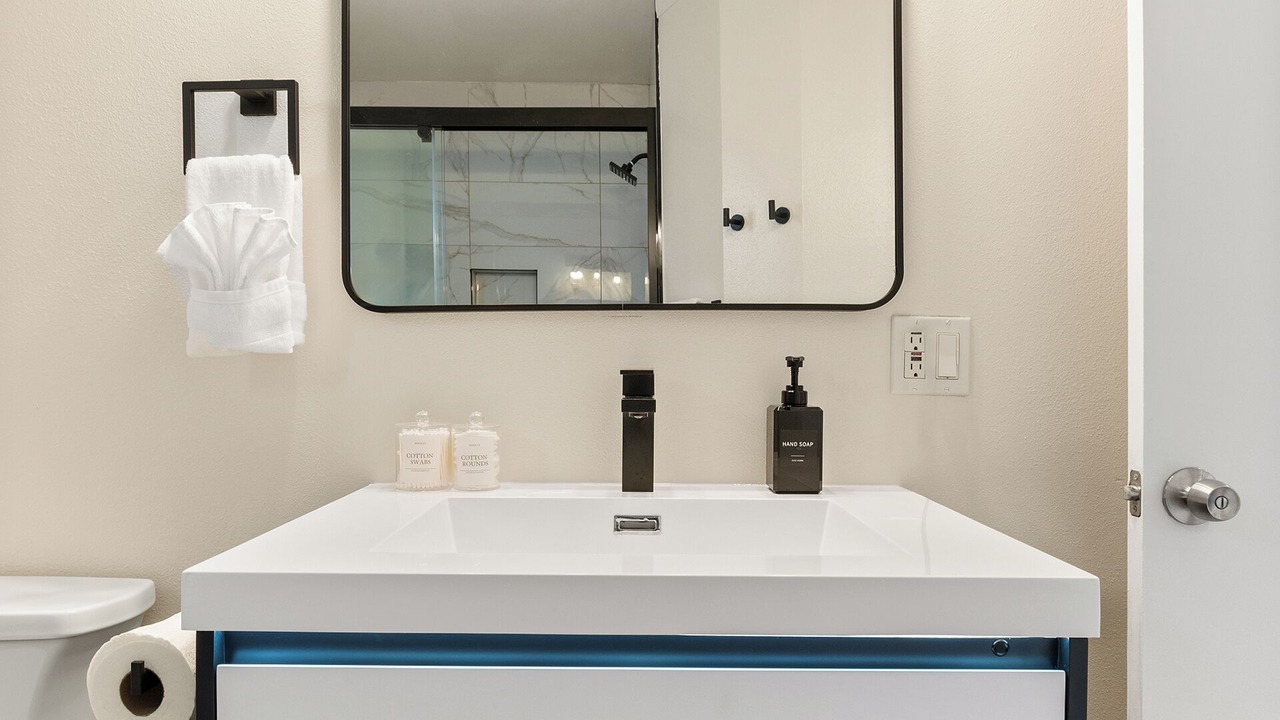Photo of Bathroom in Hollywood