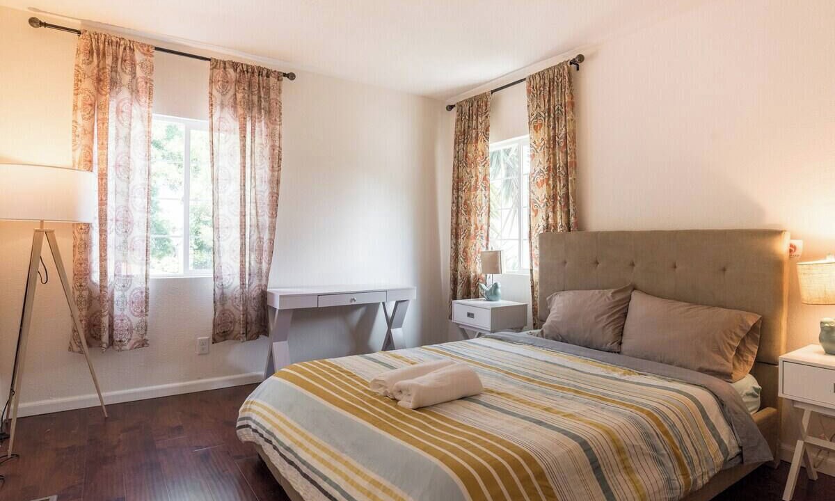Photo of Bedroom in Oakland