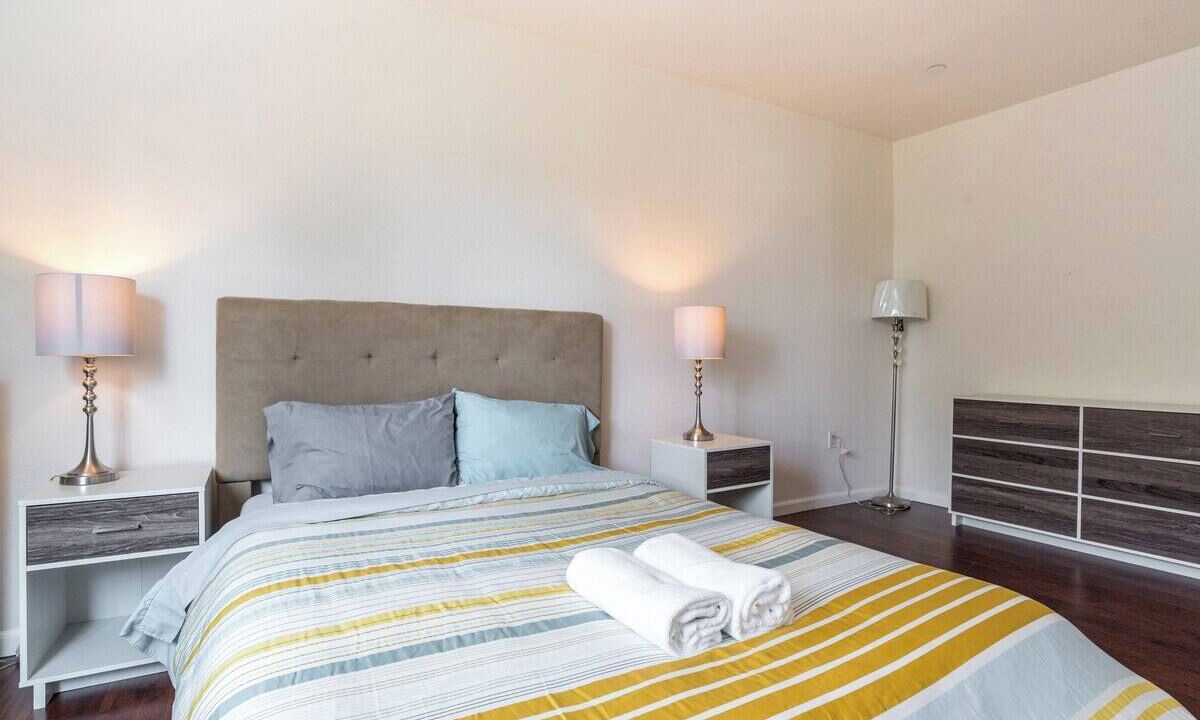 Photo of Bedroom in Oakland