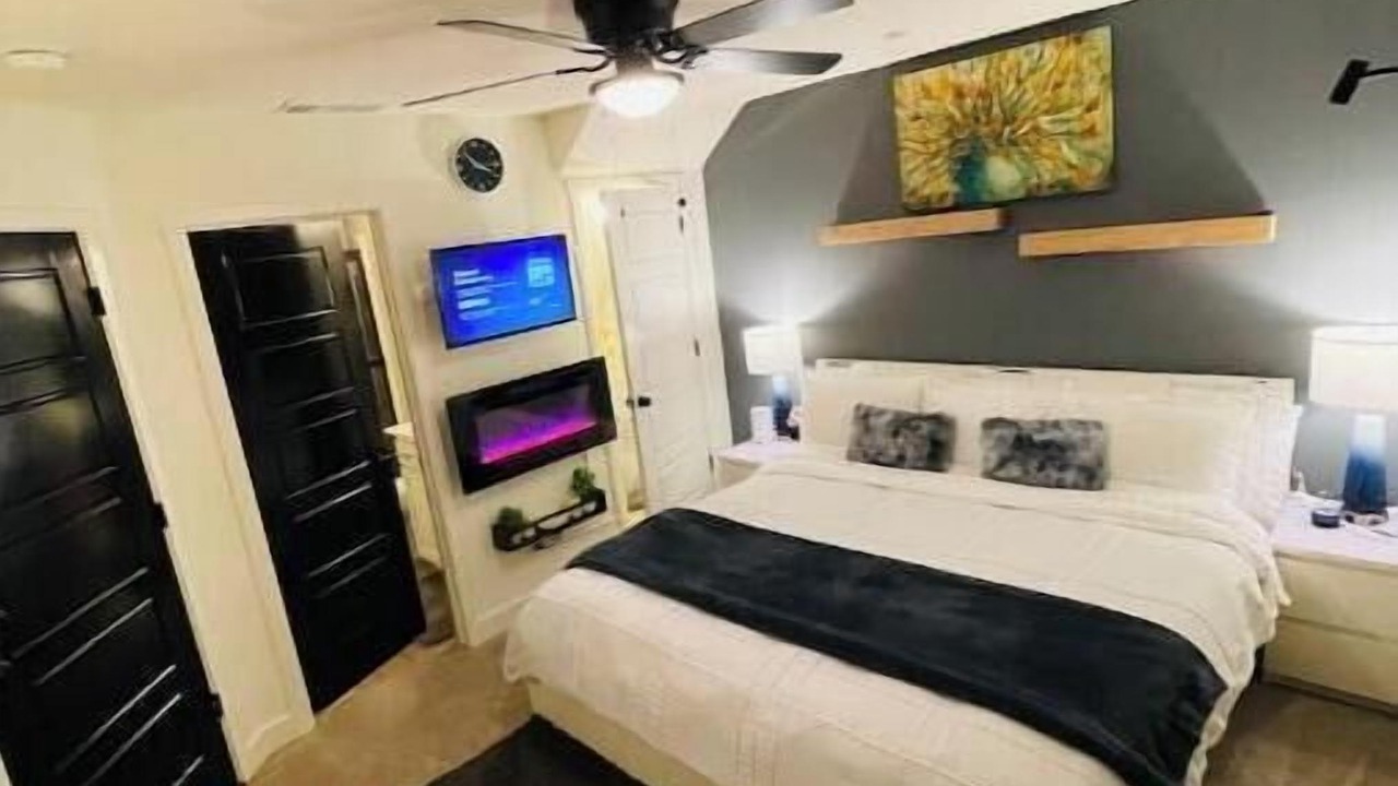 Photo of Bedroom in Pumpkin Center