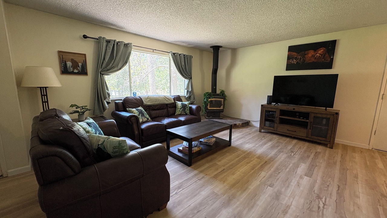 Photo of Livingroom in Oakhurst