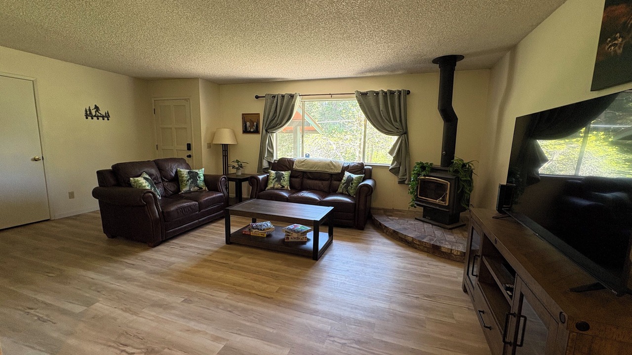 Photo of Livingroom in Oakhurst